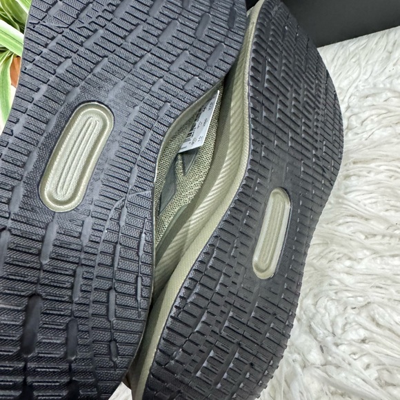 New🌿RUNFALCON 5 RUNNING SHOES - Picture 7 of 7